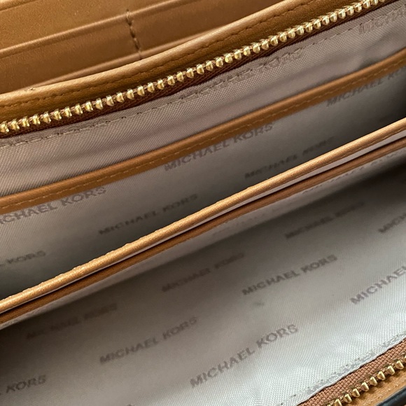 MK snap Wallet - Picture 9 of 15